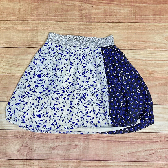 Maeve Anthropologie Blue & White Floral Skirt Size Extra Small 100% Silk - Picture 1 of 10